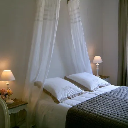 La Camille 3* La Creche