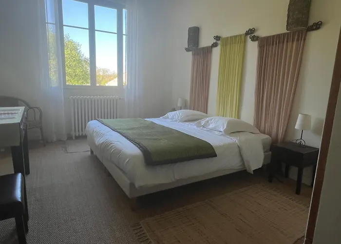 La Camille Bed & Breakfast 3*